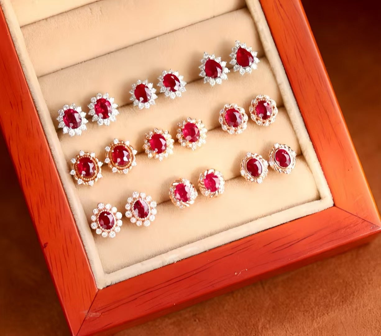 18K金鴿血紅寶石鑽石耳釘