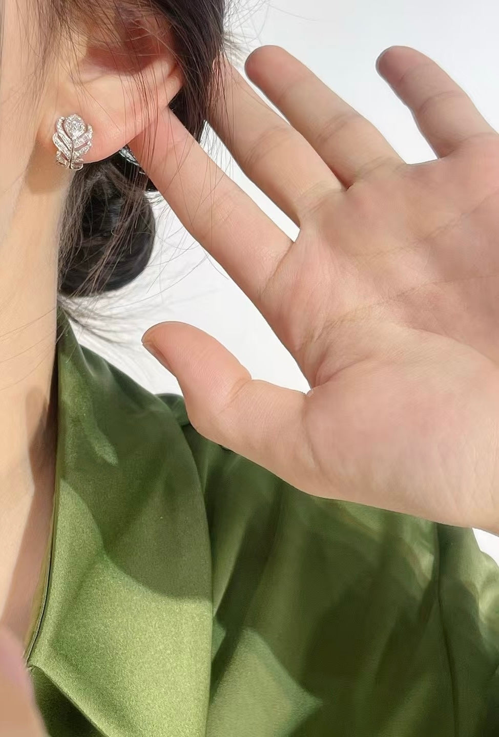 18k白金鑲天然鑽